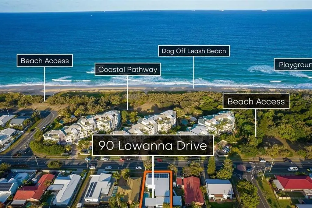 Beachside Buddina Luxury Family House 5 Bedrooms 0*,
